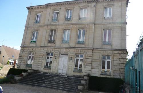 Petit Margny Apartment | Studio dans charmante Bâtisse de Maître Compiégnoise