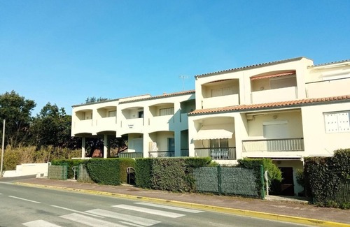 Dolus-d'Oleron Apartment | Studio de Charme ile D'oléron Piscine/tennis/terrain de Boules+ 700 m Plage