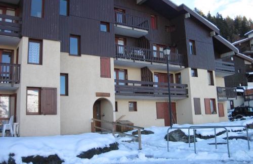 Montchavin Apartment | Studio divisé avec terrasse sud, proche pistes et centre station, rez-de-chaussée - FR-1-181-2523