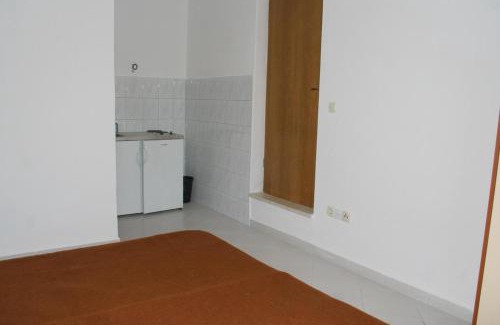 Duce Apartment | Studio Duce 2746b