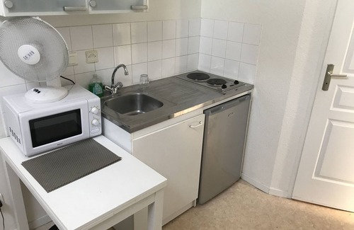 Leon Blum - Bon Coin Apartment | Studio-Ensuite with Shower-Studio 17m2