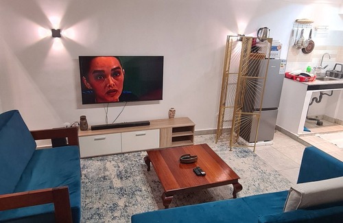 Douala Apartment | Studio Entièrement Meublé Offrant un Espace Confortable, Idéal Pour les Familles