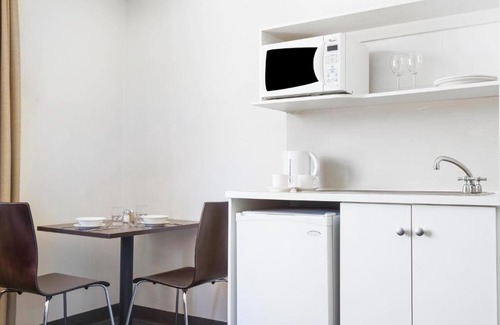 Adelaide Central Business District Apartment | studio ex hotel room city