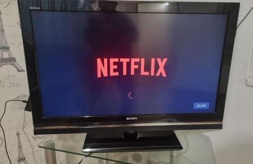 Heston Central Apartment | Studio flat, Heathrow, Free parking, Netflix