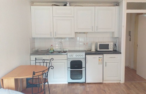 Bracknell Apartment | Studio flat in central Bracknell