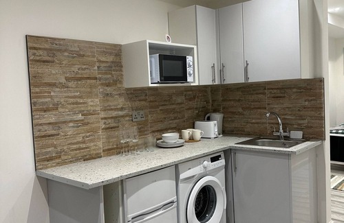 Ealing Apartment | Studio Flat in London
