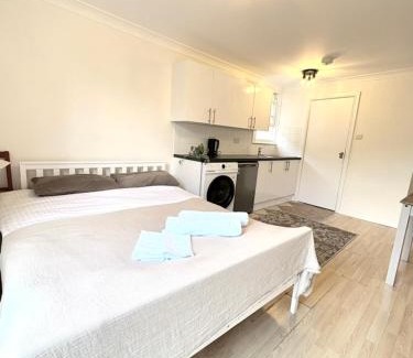 West Hampstead Apartment | Studio Flat in West Hampstead
