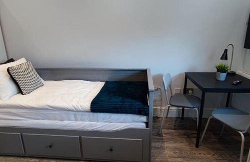 Borehamwood Apartment | Studio Flat/London Gateway
