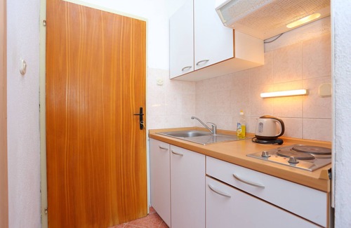 Igrane Apartment | Studio flat near beach Igrane, Makarska (AS-311-a)