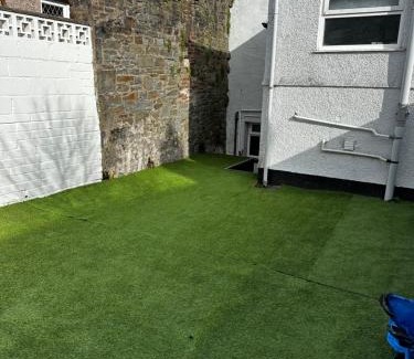 Merthyr Tydfil Apartment | Studio Flat Twin - Town Centre