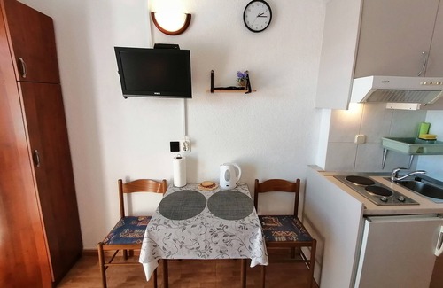 Igrane Apartment | Studio flat with balcony and sea view Igrane, Makarska (AS-24696-a)