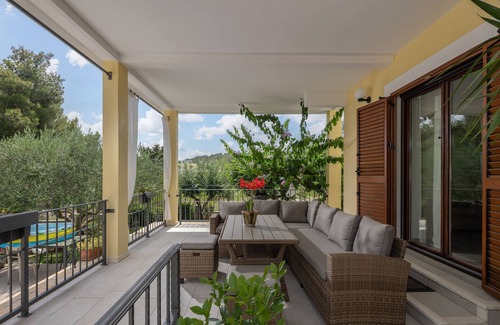 Pridraga Apartment | Studio flat with terrace and sea view Pridraga - Cuskijaš, Novigrad (AS-6306-a)