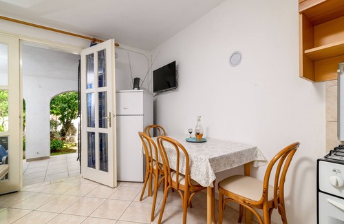 Kavran Apartment | Studio flat with terrace Kavran, Marčana (AS-14109-a)