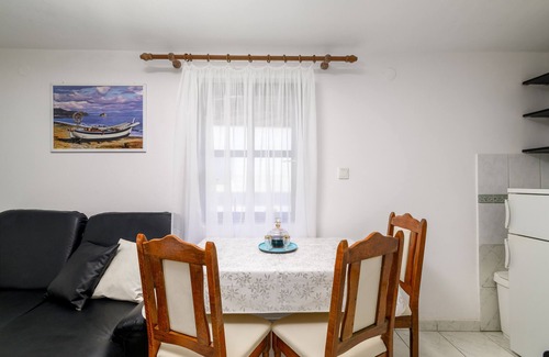Kavran Apartment | Studio flat with terrace Kavran, Marčana (AS-14109-b)