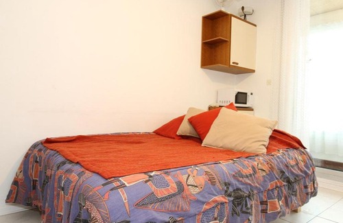 Balaruc-les-Bains Apartment | Studio fonctionnel avec loggia fermée à Balaruc-les-Bains, proche centre, parking collectif, tout équipé - FR-1-553-112