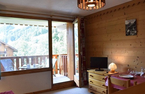 Meribel Centre Apartment | Studio for 4 in Méribel, near slopes, balcony, ski locker, no pets allowed
