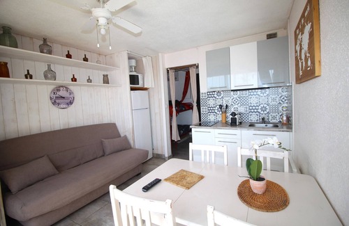 Les Arenes Apartment | Studio for 4 people in a residence with swimming pool + parking