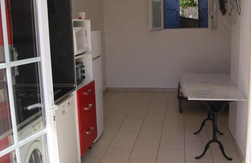 Roquefort-la-Bedoule Apartment | studio for 2 people with 30 m2 terrace 6 km of beaches and coves