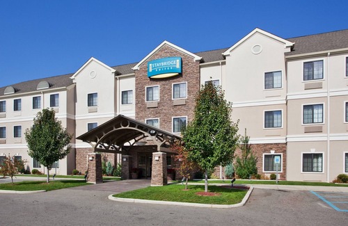 Kalamazoo Apartment | Studio | Free Breakfast. Indoor Pool