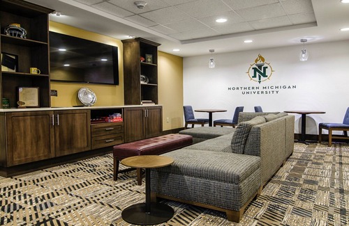 Marquette Apartment | Studio | Free Breakfast Buffet. Downtown Marquette