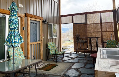 Hot Springs Apartment | Studio-garden Apartment; near hot mineral soaks, Pet friendly!