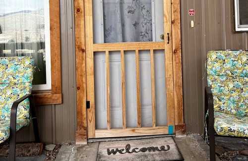 Hot Springs Apartment | Studio-garden Apartment; near hot mineral soaks, Pet friendly!