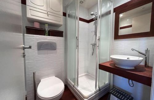 Vallauris Apartment | Studio golfe-juan piscine plage privée tennis