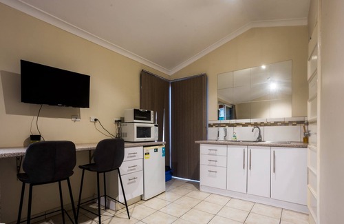 Melville Apartment | Studio Granny Flat in Melville With Patio