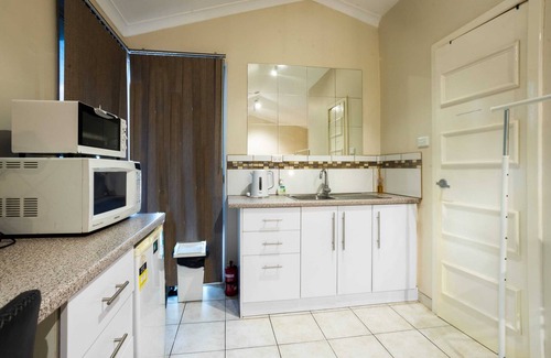 Melville Apartment | Studio Granny Flat in Melville With Patio