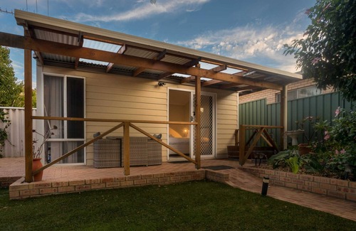 Melville Apartment | Studio Granny Flat in Melville With Patio