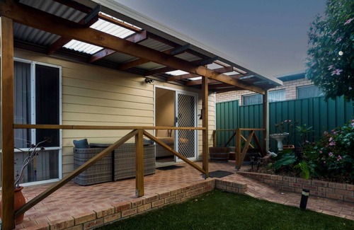 Melville Apartment | Studio Granny Flat in Melville With Patio