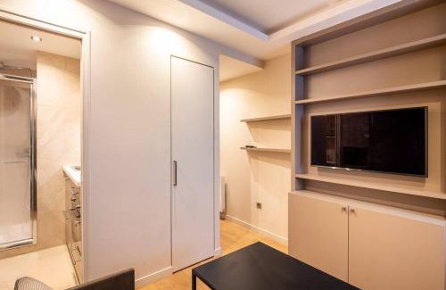 16th Arrondissement Apartment | Studio Hotel - 2 pers