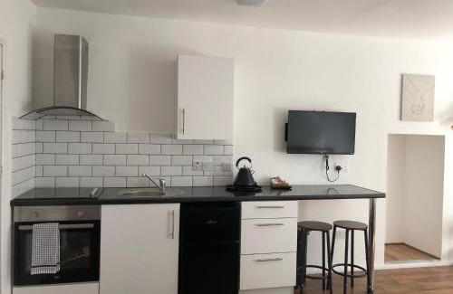 Bolton Apartment | Studio in Bolton town, Short stay studio 4