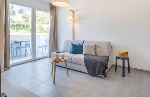Roquefort-la-Bedoule Apartment | Studio in Residence Cap Cassis Calanques, Roquefort-la-Bedoule