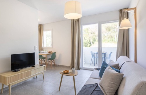 Roquefort-la-Bedoule Apartment | Studio in Residence Cap Cassis Calanques, Roquefort-la-Bedoule