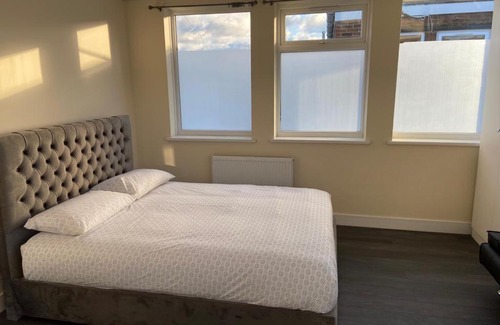 Maidenhead Apartment | Studio in Maidenhead, next to town centre