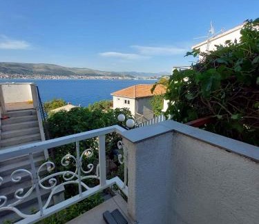 Okrug Donji Apartment | Studio in Okrug Gornji 6197