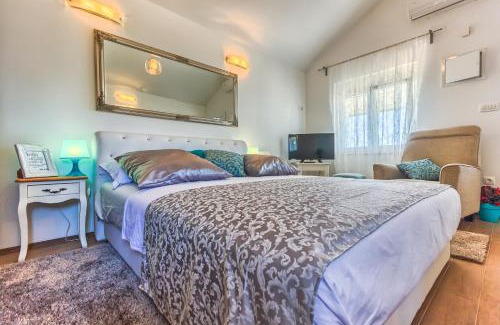 Kastel Kambelovac Apartment | Studio in Olive Grove close to Split and Trogir