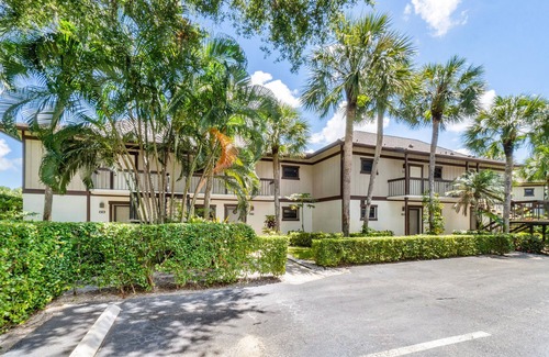 Wellington Apartment | Studio in Palm Beach Polo Club - Equestrian Retreat with Pool/Hot tub