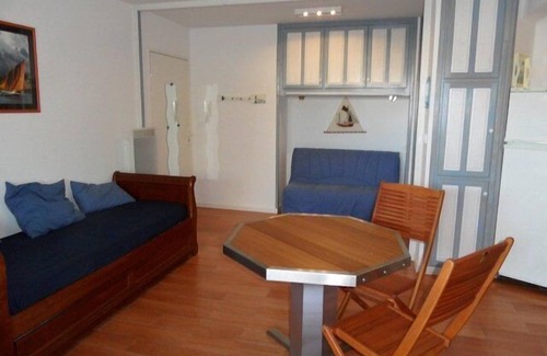 Arzon Apartment | Studio in Port Crouesty residence with summer swimming pool