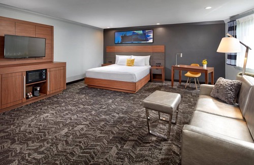 Downey Hotel | Studio Inn and Suites at Promenade Downey