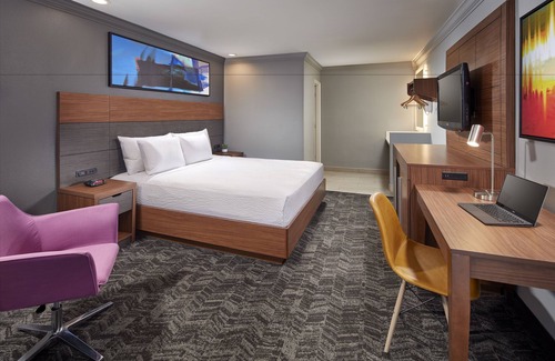 Downey Hotel | Studio Inn and Suites at Promenade Downey