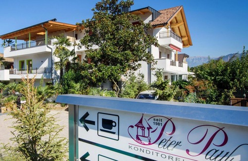 St. Pauls Apartment | Studio Apartment 'Peter Paul Penegal' with Mountain View and Shared Terrace