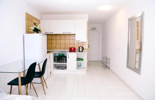 Los Gigantes Apartment | Studio Jacaranda