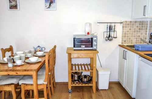 Les Contamines-Montjoie Apartment | Studio L'Enclave I et J-28 by Interhome
