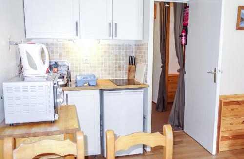 Les Contamines-Montjoie Apartment | Studio L'Enclave I et J-28 by Interhome