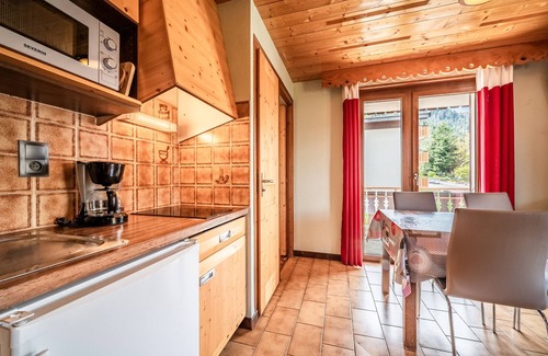 Chatel Apartment | Studio 'La Sifflotte - 4 Pers' with Mountain View, Balcony and Wi-Fi