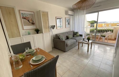 Le Grau-Du-Roi Apartment | Studio le Vue mer Accès direct à la plage Parking privé Clim belle terrasse