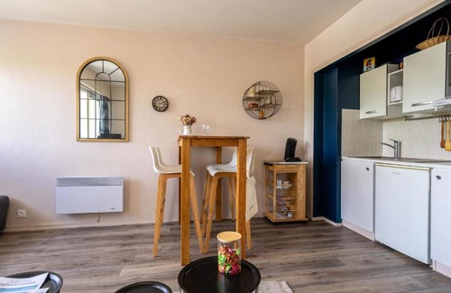 La Palmyre Apartment | Studio Les Ecureuils-2 by Interhome