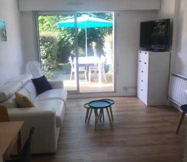 Pornichet Apartment | Studio Les Pétrels avec terrasse et jardinet à 2 pas de la plage